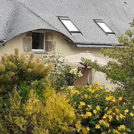 Les Loges De Yoff Bed and breakfast